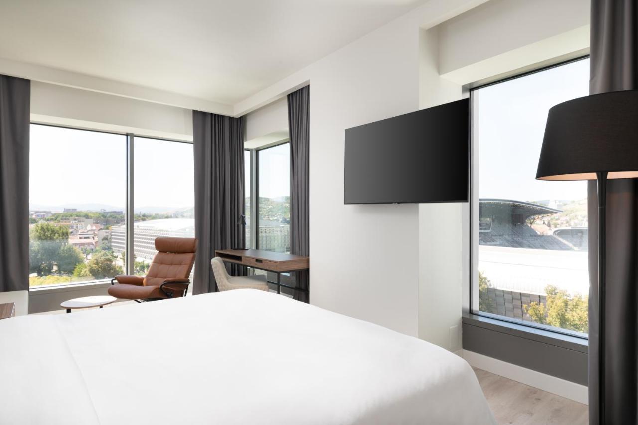 Radisson Blu Hotel, Cluj Eksteriør billede A bedroom at the hotel