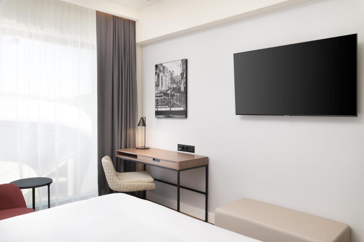 Radisson Blu Hotel, Cluj Eksteriør billede A room at the hotel