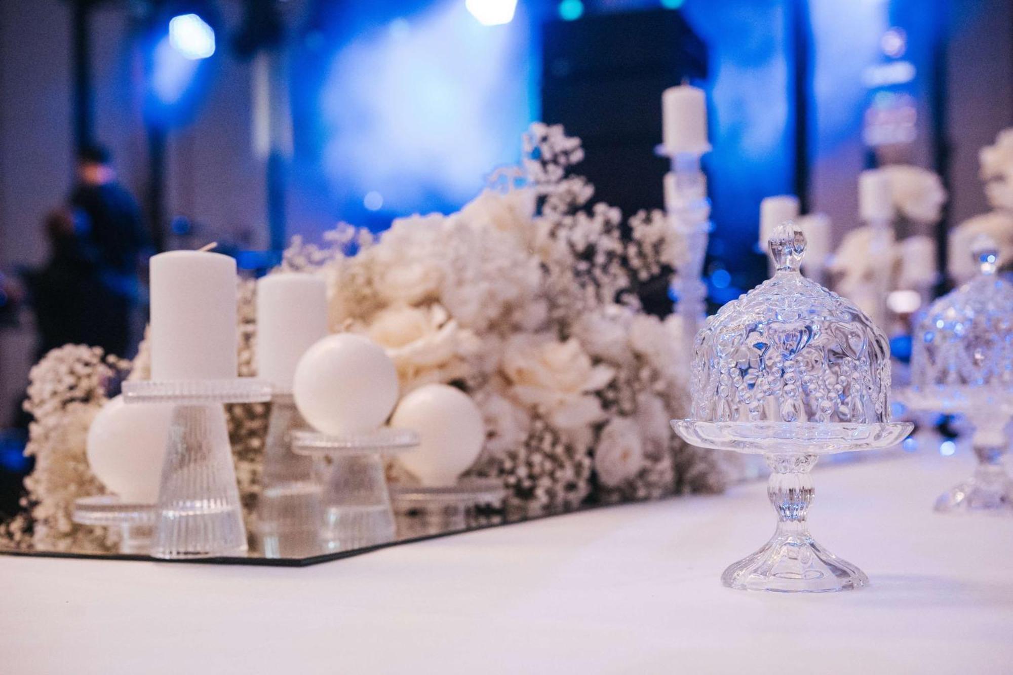 Radisson Blu Hotel, Cluj Eksteriør billede A table decorated for a wedding