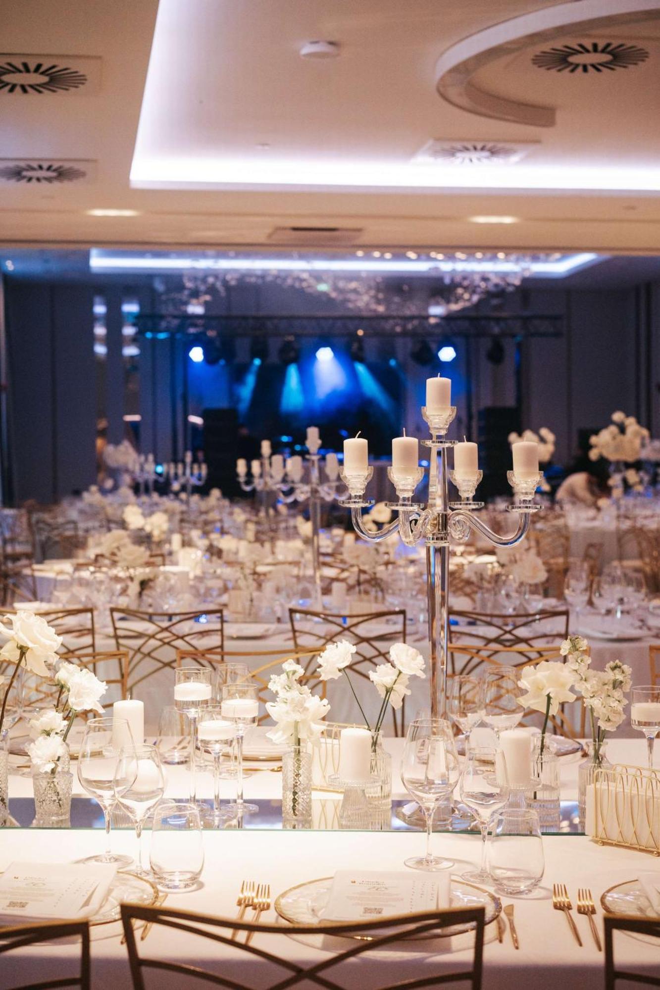 Radisson Blu Hotel, Cluj Eksteriør billede The ballroom at the 2016 awards ceremony